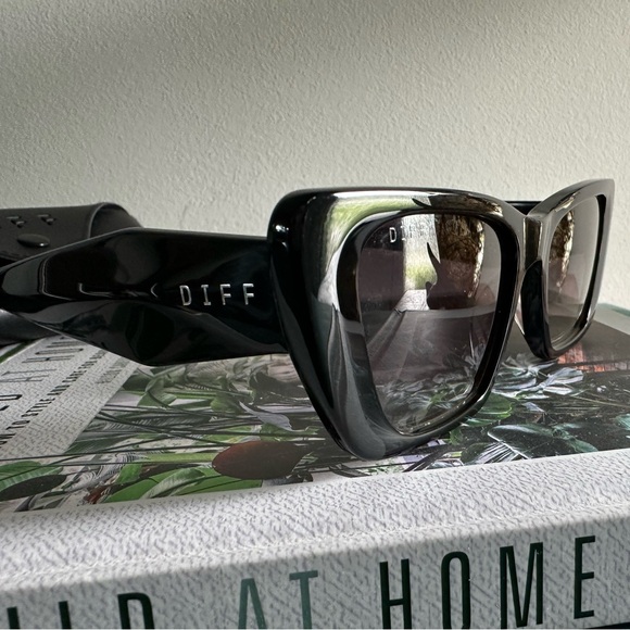 Diff Womens Sunglasses. New - Picture 4 of 9